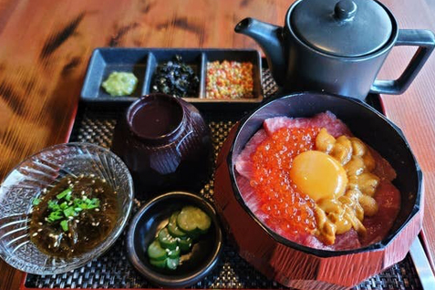 「沖縄肉酒場 轍」の「石垣牛の肉まぶし」