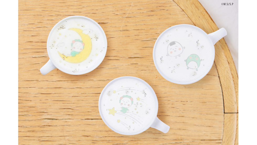 『latte chano-mama』×「コジコジベビー」コラボカフェの「コジコジベビー あったかジンジャーラテ ／ あったかチャイラテ」