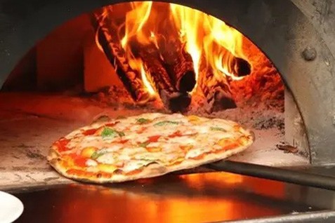 「Pizzeria D.F Azzurro」のピッツァ例