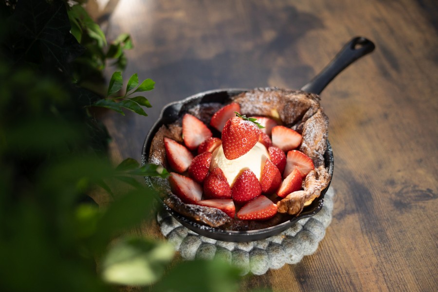 「i2 cafe （アイツーカフェ）」の「国産冬いちご(季節メニュー)のダッチベイビー」