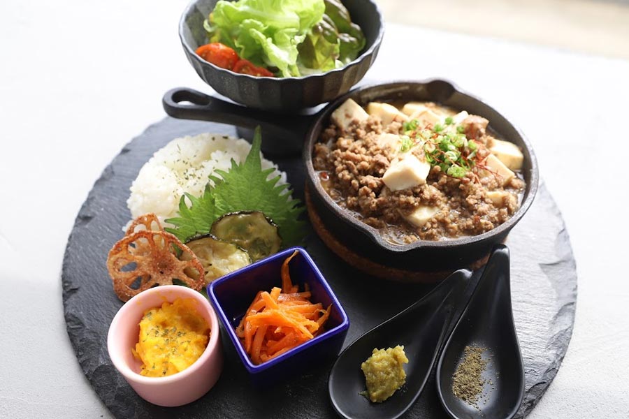 『ANTIQUA TREE CAFE(アンティカ ツリー カフェ)』の「麻婆豆腐」