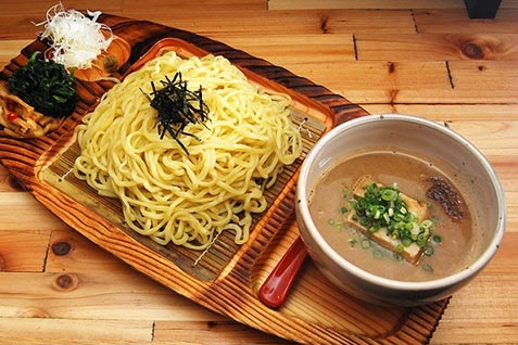 『麺場神徳』の「魚介豚骨つけ麺」