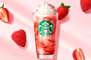 「スターバックス ストロベリー フラペチーノ®」5/8発売