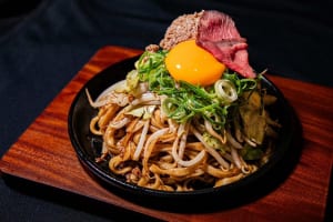 牛の脂がガツンと旨い二郎系！『大阪やきそば 脂牛』天満に5/23オープン