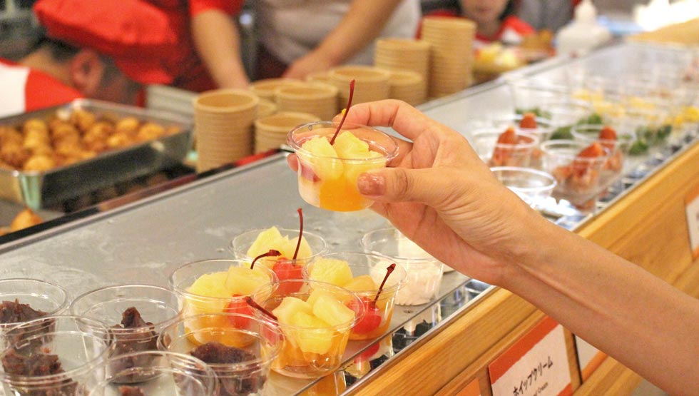 しかも限定店舗『丸亀うどーなつ屋』では、通常の「丸亀うどーなつ」だけではなく、「POP UPストア」限定のアレンジを楽しめる体験型として登場。