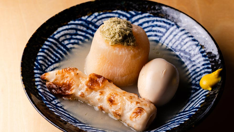 『寿司とおでん コエド』の「鶏白湯おでん3種盛り」