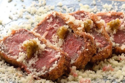 『銀座 肉料理 KOJIRO』のカツレツ
