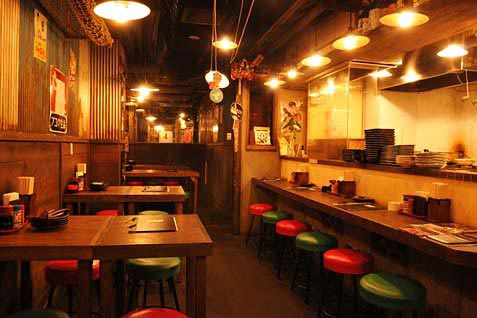 「エビスコ酒場」の店内