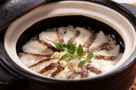 『ニホンバシ イチノイチノイチ』の土鍋めし