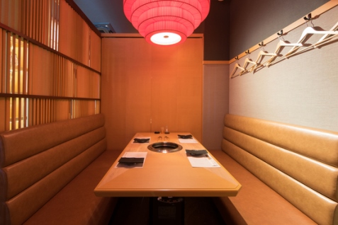 『近江うし 焼肉　にくTATSU 銀座店』の店内