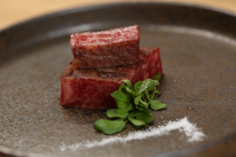 『おもき 離れ 銀座店』の肉料理