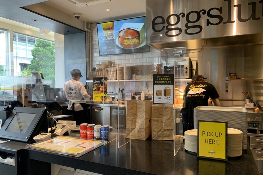 『eggslut(エッグスラット)新宿サザンテラス店』の内観