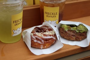 "日本発"のフレンチクルーラー専門店！『FRECKLE donuts（フレクルドーナツ）』7/18オープン！