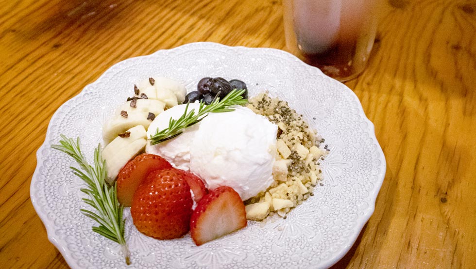 フルーツとお肉とヨーグルトが無料!?『& Yogurt（アンドヨーグルト）』代官山でプレオープン