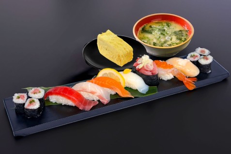 「まぐろ問屋 恵み」