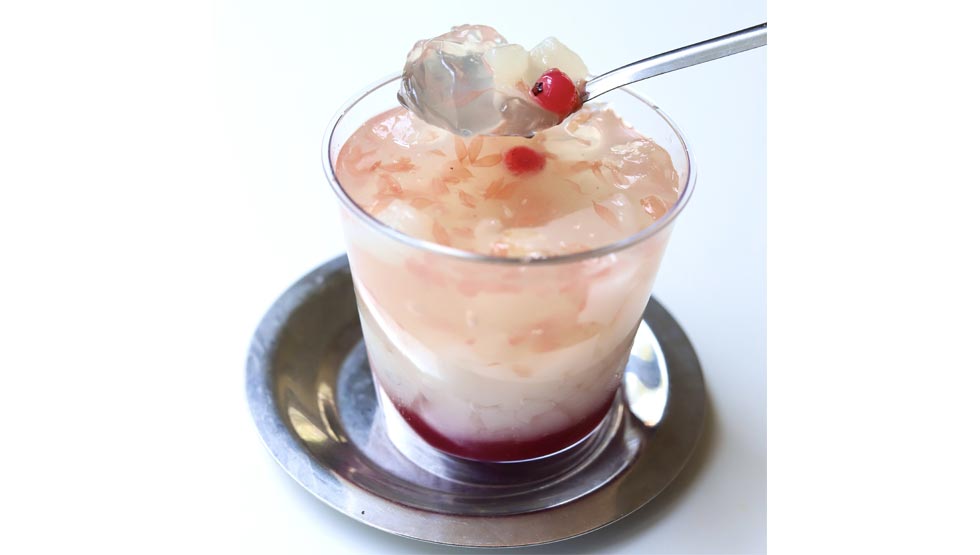 『SUN TREATS』の「夏のフルーツをたっぷり使用！さっぱりライチゼリー」