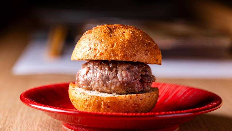 『焼鶏メジャー』の「ジビエバーガー」