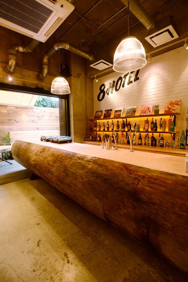「8LOUNGE」の店内
