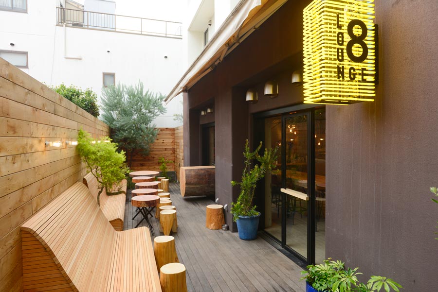「8LOUNGE」のテラス席