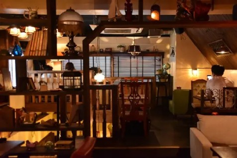 「アティックルーム 新宿」の店内