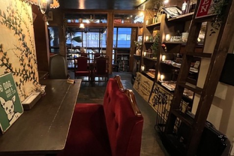 「ARMWOOD COTTAGE」の店内