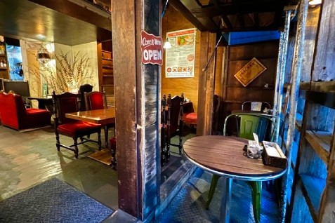 「ARMWOOD COTTAGE」の店内