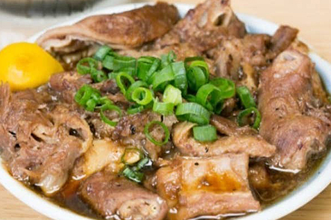 「やきとん まるわ」の「皿なんこつ」