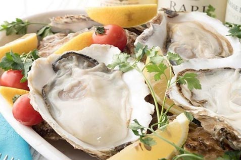『TRATTORIA Cathy's（トラットリア キャシーズ）』の「生牡蠣」