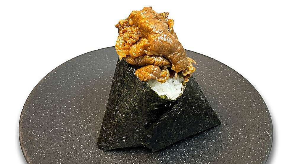 エキュート品川『シナガワ ミートラバーズ2024』の「おむすび 百千／黒毛和牛の焼肉」