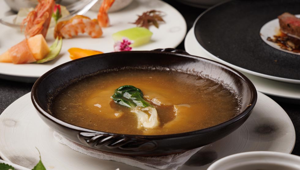 「フカヒレスープ定食」が登場！『フカヒレ専門店 銀座七芳』銀座に10/29オープン