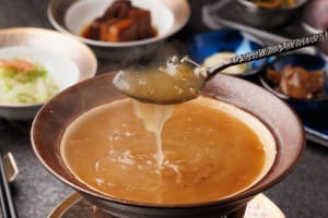 「フカヒレスープ定食」が登場！『フカヒレ専門店 銀座七芳』銀座に10/29オープン