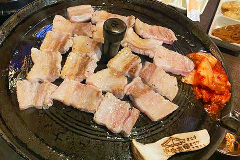 「中央シジャン」の「サムギョプサル」
