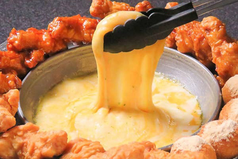「ホシギ2羽チキン 2号店」の「UFOチーズボンチキン」