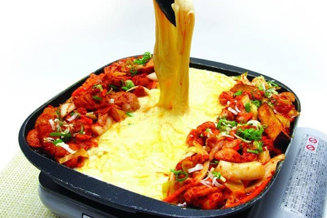 「韓国家庭料理 民俗村」の「チーズタッカルビ」