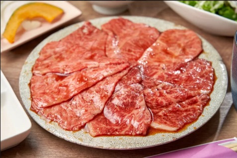 『代官山炭火焼肉 猿楽』の焼肉盛り合わせ