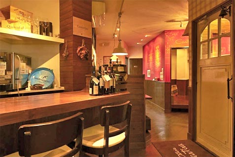 『Osteria cantina（オステリア カンティーナ）』の店内