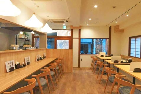 『拘りの味噌汁と羽釜ごはん 佳照庵（カショウアン）』の店内