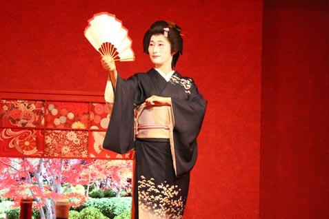 『紅艶』の芸者さん