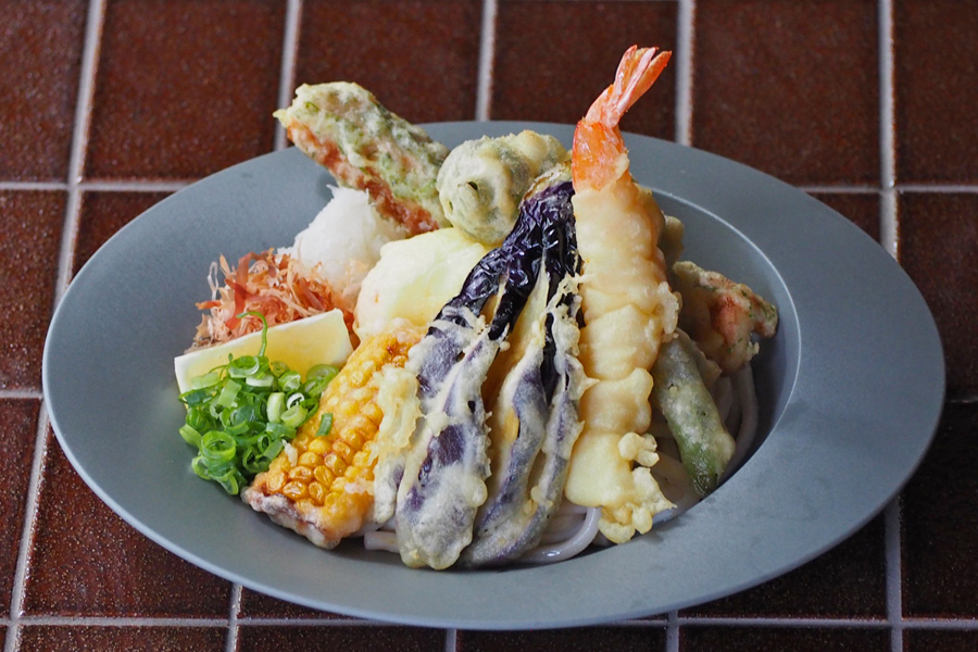 『和レ和レ和 アラシヤマ』の「玄米天ぷらうどん」