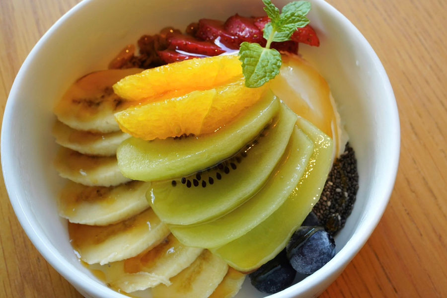 『dews cafe kyoto(デュース カフェ キョウト)』の「ヨーグルトボウル」