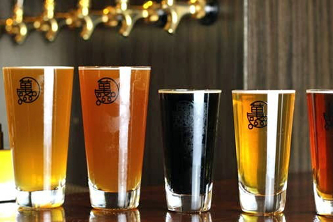 『ビアカフェ 萬感』のクラフトビールイメージ
