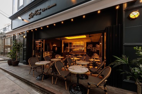 「Zero One Cafe & Brasserie 町田」のテラス席