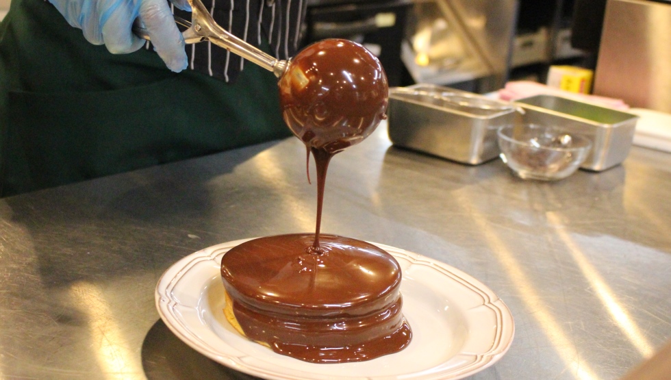 ホットケーキ　チョコソースがけ