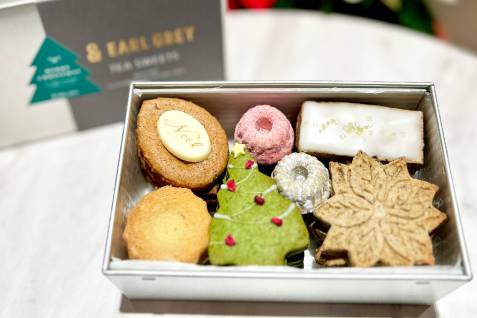「カヌレドシュー」クリスマス限定クッキー缶