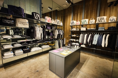 『V.A.』1F