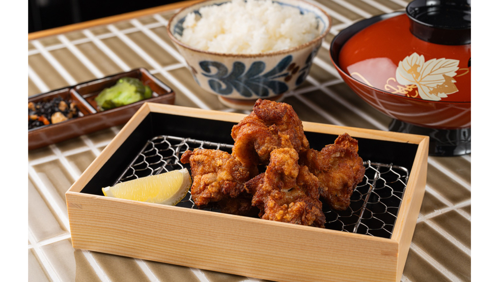 エキマルシェ大阪『出汁 小林』の「若鶏の唐揚げ定食」