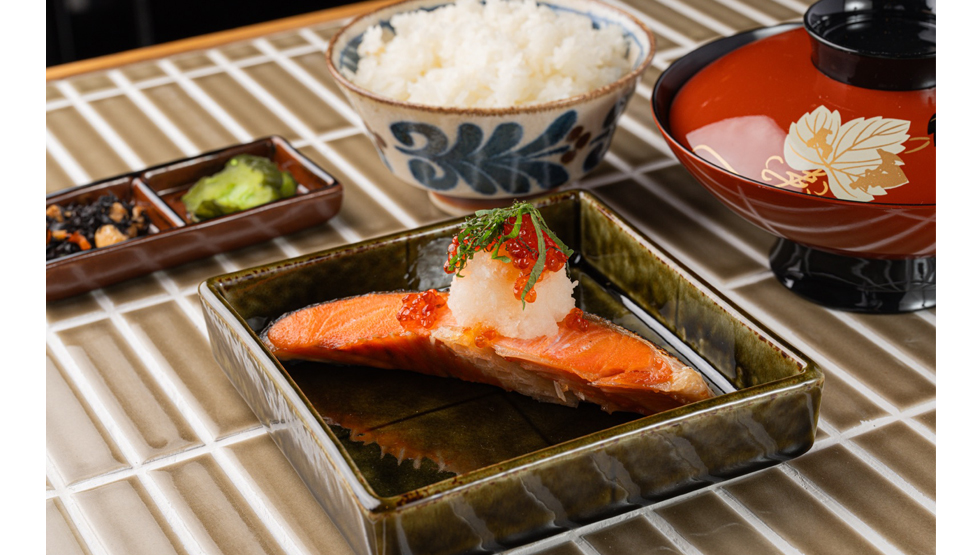 エキマルシェ大阪『出汁 小林』の「銀鮭いくら定食」