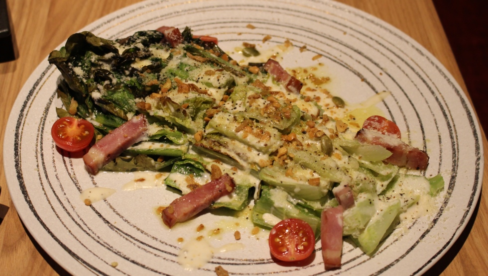 「焼きシーザーサラダ」