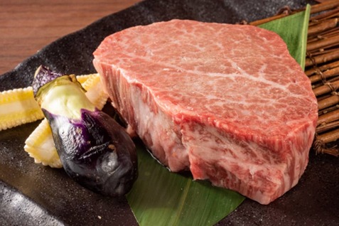 『ヒレ肉の宝山 錦糸町店』の「ヒレの極厚ステーキ」
