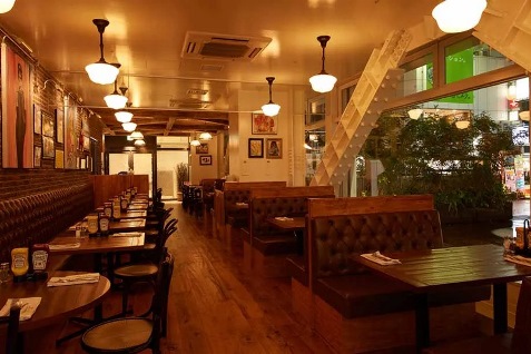 『Bubby's Kichijoji』の店内